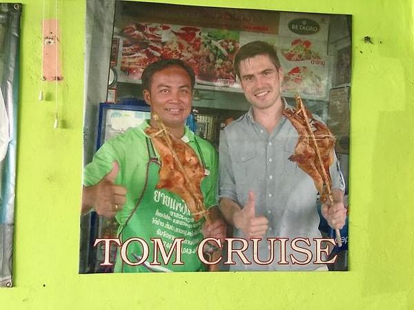 4. "Birisi Kuzeydoğu Tayland'da bulunan küçük bir tavuk restoranında Tom Cruise numarası yapmış. Hala orada hatırlanıyor."
