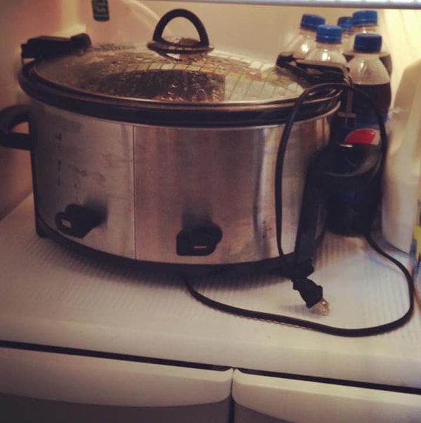 5. Парень, который воспринял просьбу "поставить еду из пароварки в холодильник" слишком буквально