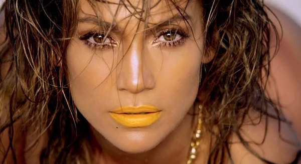 19. Джей Ло в клипе на песню "Live It Up" (feat. Pitbull) (2013 год)