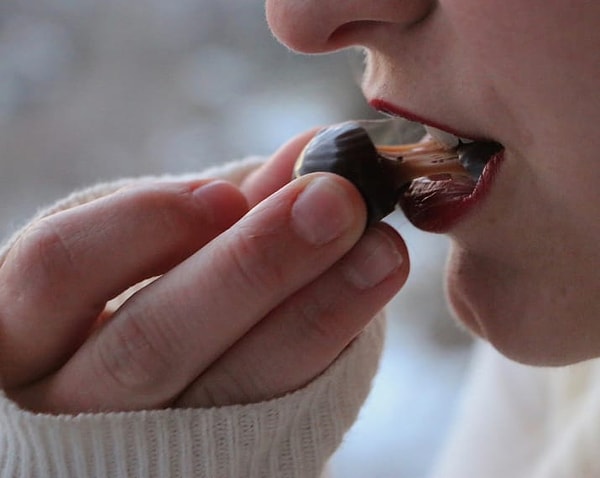 14. Шоколад - эффективное средство от постоянного кашля