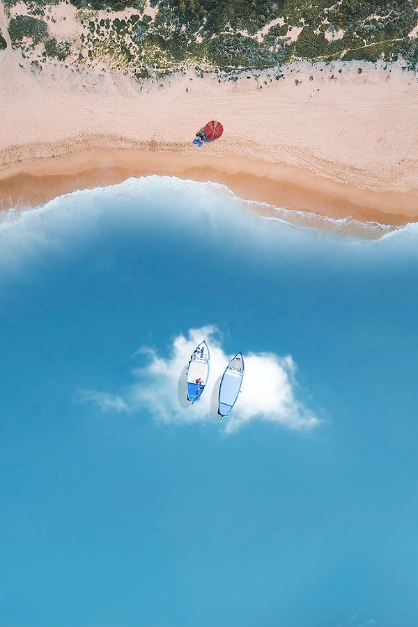 4. Некоторые кадры приходится подолгу разглядывать, так как с первого раз бывает трудно понять, где небо, а где земля.