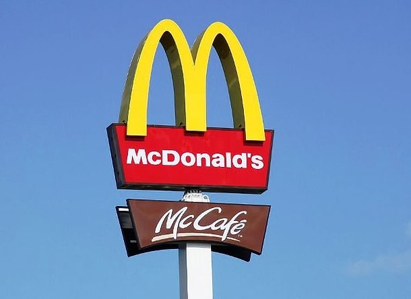 11. Исследователи утверждают, что красный и жёлтый - это два цвета, которые провоцируют аппетит. Недаром McDonald’s, KFC и Burger King имеют в своём логотипе хотя бы один из этих цветов.