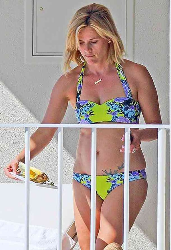 9. Риз Уизерспун и две птицы