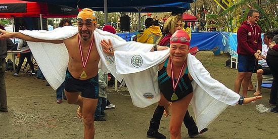 Kış Olimpiyatlarından Bile Daha Eğlenceliydi! Çılgın Yüzücüleri ve Şahane Yerlileriyle Datça Açık Deniz Kış Yüzme Maratonu!