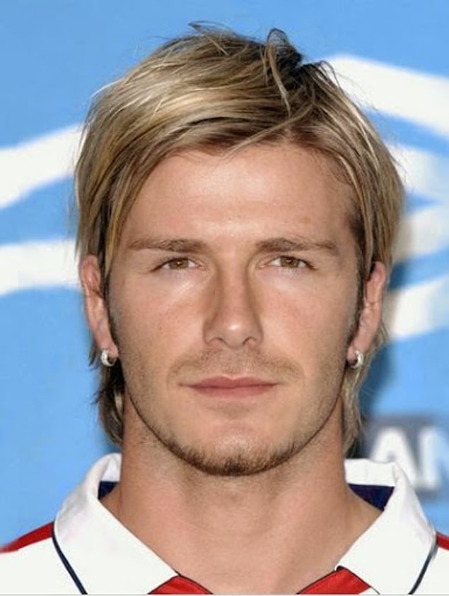 3. David Beckham sıradan erkek saç modellerine gerçekten bir devrim yaparak bu üçgen saç modelini getirmişti. Sonrasını biliyoruz, bir dönem bütün erkek saçları bu şekildeydi.