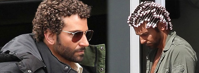 4. Neden böyle bir şey yaptığını asla bilmesek de, bir dönem Bradley Cooper saçlarına perma yaptırmıştı.
