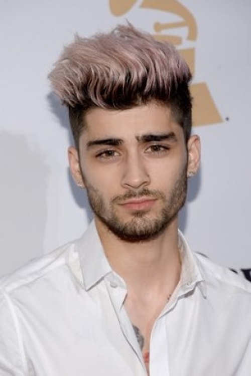 Canı sıkıldıkça saç şeklini ve rengini değiştiren bir diğer ünlü isim de Zayn Malik tabii ki.