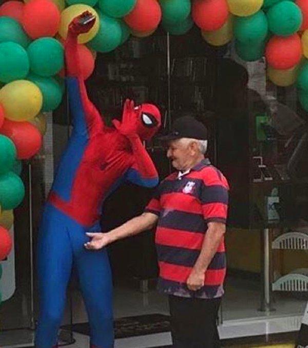 9. Dikkat et Spiderman, minik bir şaka geliyor.