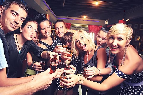 2. Вы любите большие и шумные компании?