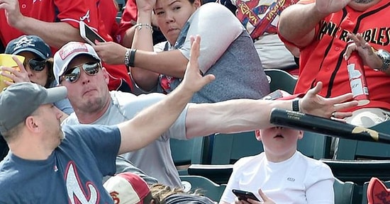 Muhteşem Refleksleri Sayesinde Çocuklarını Kazalardan Son Anda Kurtaran Babalar
