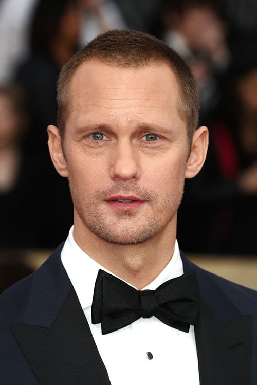 Thor filminde Thor karakteri olarak Alexander Skarsgård