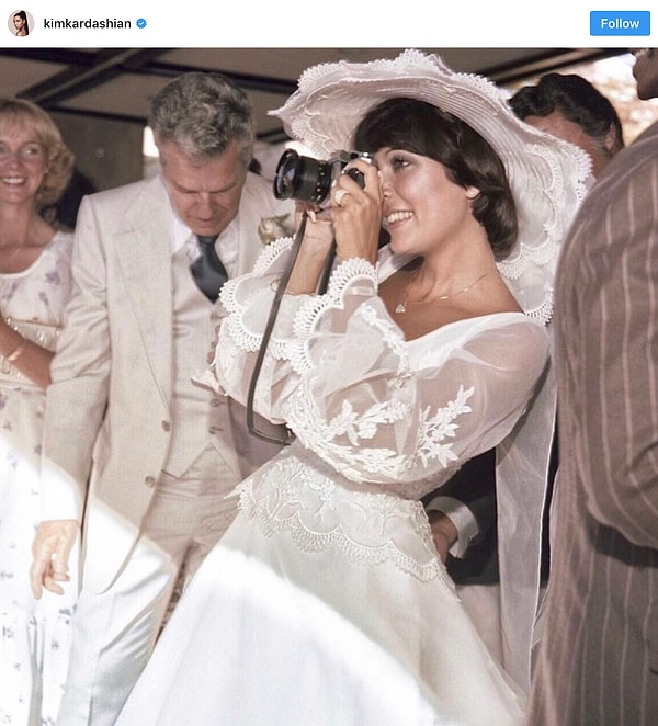 1. Итак, с чего же все начиналось? На фото - молодая Крис Дженнер в день своего бракосочетания с Робертом Кардашяном (1978)