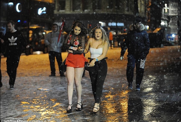 10. Видимо, британки со всей серьезностью относятся к выражению «красота требует жертв».