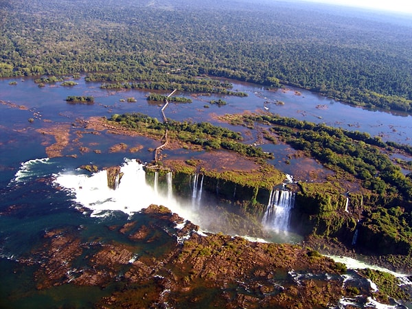 1. Итак, давайте начнем! Столица Бразилии - это...