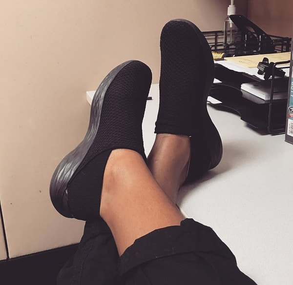 4. Но потом у вас будет шанс носить самую удобную обувь в мире независимо от места, где вы находитесь 😏