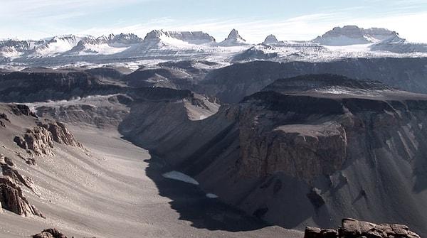 4. Yeryüzündeki en kurak yer gerçekten de Atacama Çölü mü?