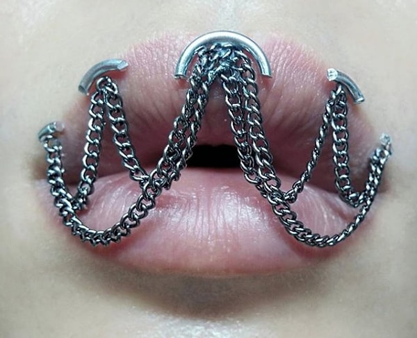 11. ... и губами