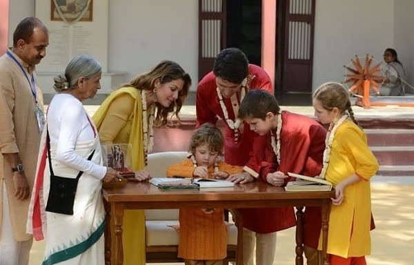 Он делает то, что хочет, и никого это не должно заботить.