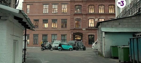 6. Маленькие машины на улицах