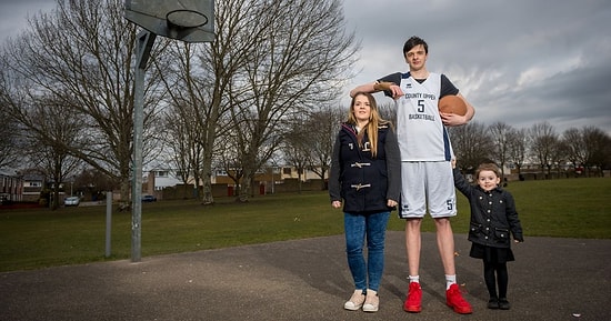 Henüz Gelişimini Tamamlamadı Bile! 2.25 cm ile Dünyanın En Uzun Boylu Genci Brandon Marshall