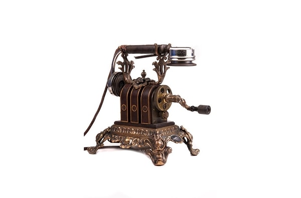 7. Чего мог стоить жителям российской империи один звонок по межгороду из Москвы в Петербург?