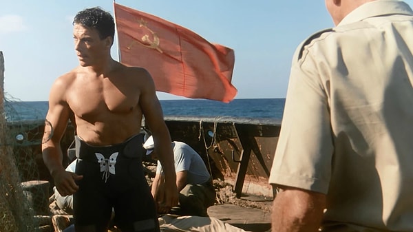 6. Жан-Клод Ван Дамм в роли офицера КГБ по имени Андрей (фильм "Черный орел", 1988 год)