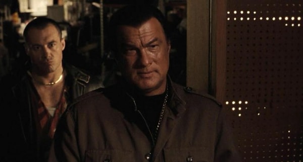 14. Стивен Сигал в роли русского борца за справедливость (фильм "Руслан", 2009 год)