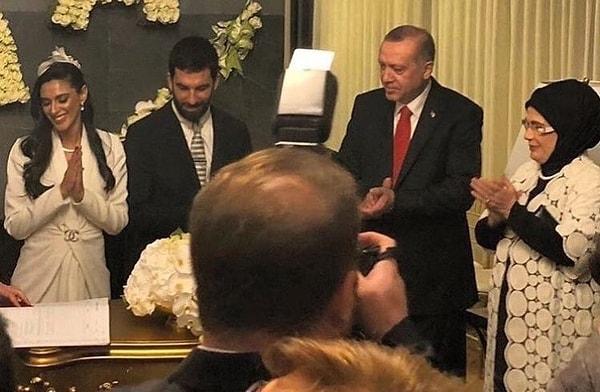 Nikah şahitlerinden biri ise Cumhurbaşkanı Recep Tayyip Erdoğan'dı. Emine Erdoğan da davetli olarak katılmıştı.