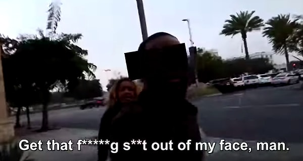 "Убери камеру, я тебе сказал!"