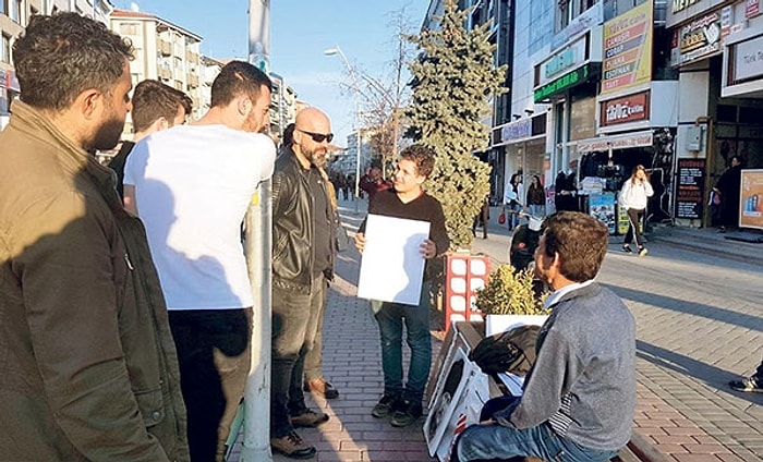 Bolu'da Polislerden Atatürk Uyarısı: 'Atatürk Bizde Yere Koyulmaz'