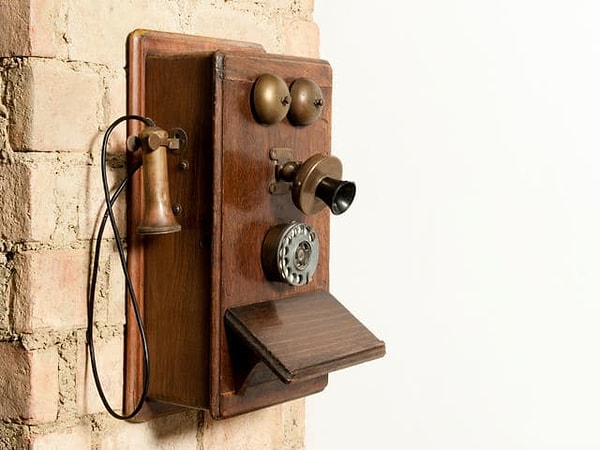 5. Александр Белл изобрел телефон...