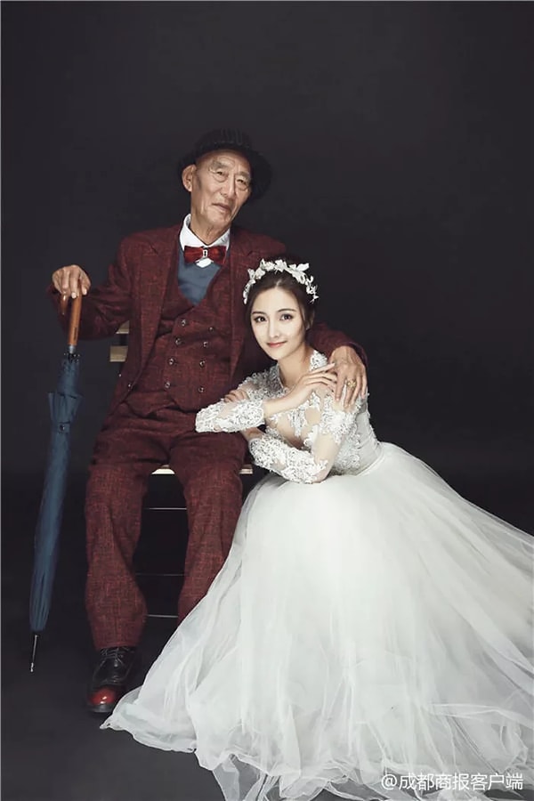 7. Хотя на ней и не было жениха: вместо него с Фу позировал ее дед.
