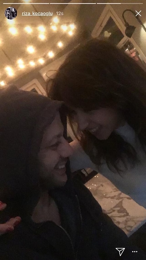 Rıza Kocaoğlu'nun yeni sevgilisi Zeynep Bastık'ın, Rıza Kocaoğlu'nun eski sevgilisi Hande Subaşı'nın yakın bir arkadaşı olması detayı ise bu hafta göze çarptı...