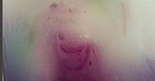 5. Защитит стекло в ванной от запотевания