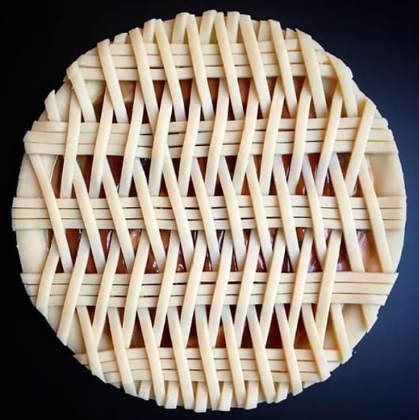 1. Произведение пирогового искусства!