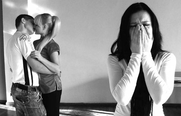 6. Считаете ли вы поцелуй с другим человеком изменой?