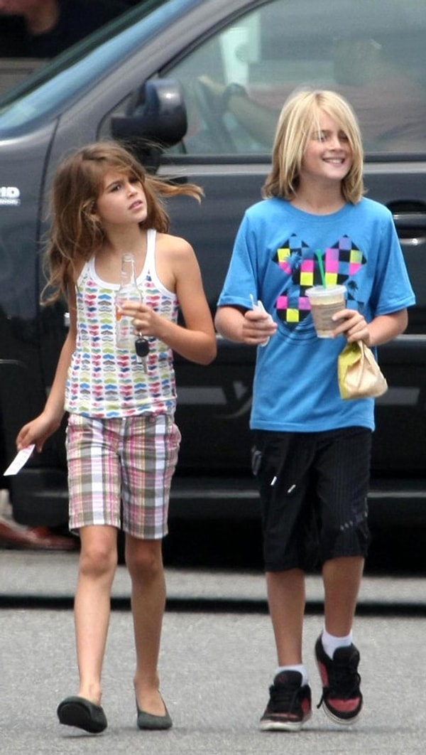 Прекрасные гены, дружные брат и сестра! Похоже, мы еще услышим их имена. Герберы, желаем вам успеха! 🙏😍