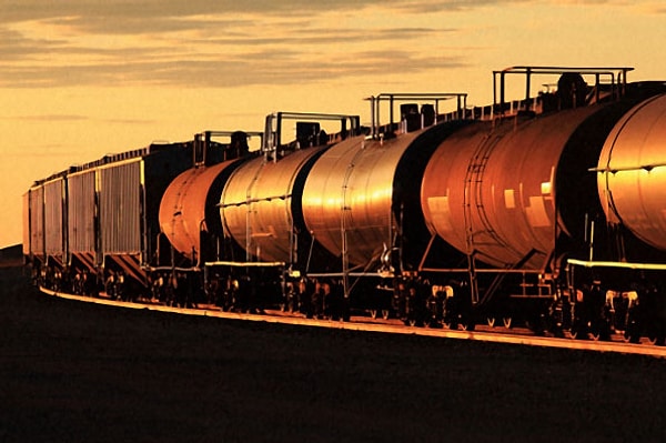 3. "Бронза" у производителей нефтепродуктов, которые зарабатывают больше 141 тысячи рублей.