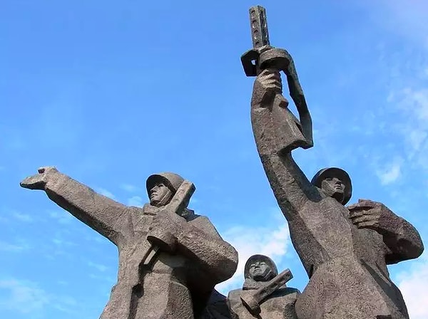 9. Какая из представленных стран никогда не была в составе СССР?