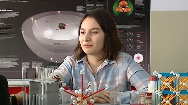 İzmir Fen Lisesi 12. sınıf öğrencisi Ceylan Ceylan, dünyanın en saygın üniversitesi olarak kabul edilen ve Nobel ödüllü pek çok bilim insanını yetiştiren Massachusetts Institute of Technology (MIT)’de yüzde 100 bursla okuyacak.