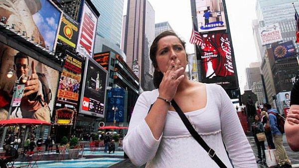 1. Kısa bir süre içinde New York için sokakta sigara içmek tarihe karışacak.