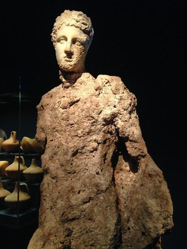 11. Deniz tabanında binlerce yıl kalmak zorunda kalan heykel