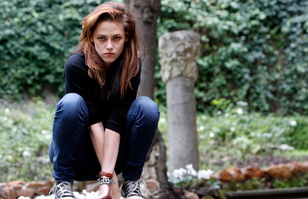 Alacakaranlık serisine dahil olmasıyla birlikte 2008 yılından itibaren uzun bir süre Kristen'ı kahverengi saçlarla görecektik.