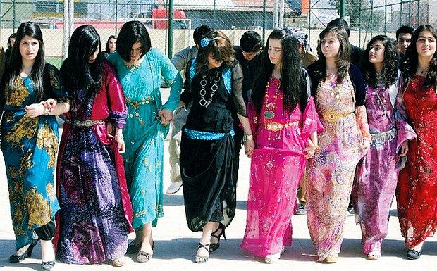 Güçlü Karakterleri, Keskin Bakışları ve Gür Saçları ile Bu Coğrafyanın En Kıymetlileri Onlar! Sıra Kürt Kızlarında!