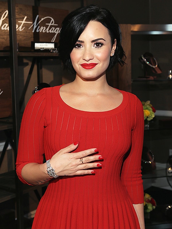 11. Деми Ловато - биполярное расстройство