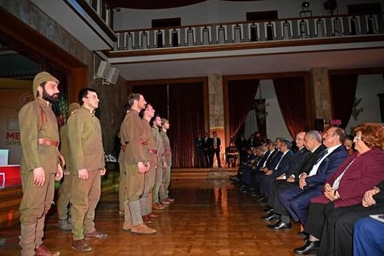 Meclis'teki Tiyatronun Görüntüleri Paylaşıldı: Kadınlar Provada Var, Oyunda Yok!