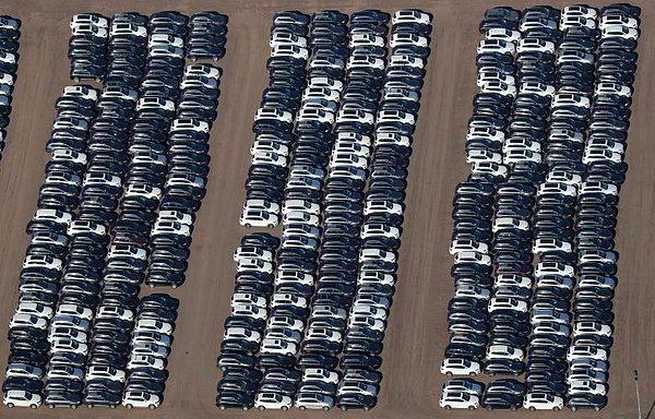 Volkswagen, ABD'deki düzenleyici kurumların ve araç sahiplerinin taleplerini karşılamak için toplamda 25 milyar dolardan fazla ödeme yaparak 500 bin aracı toplayacak.