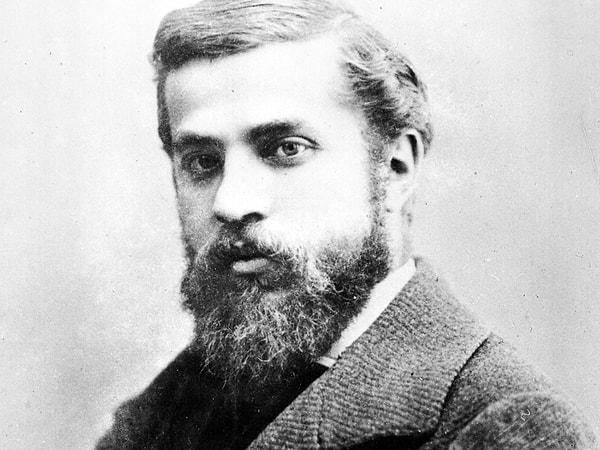 1852-1926 yılları arasında yaşamış olan ünlü Katalan mimar Antoni Gaudi, çocukluğunda demirci çırağı olarak çalışmış, 13 yaşındayken ailesi tarafından din okuluna gönderilmiştir.