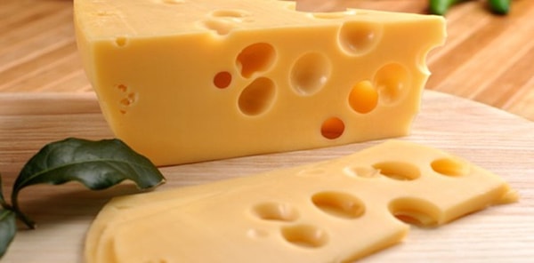 9. Этот сыр с большими дырочками называется...