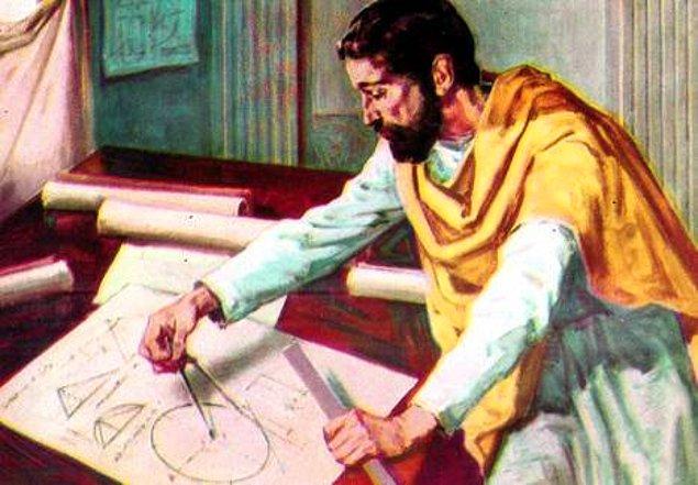 6. Her ne kadar onunla başlamasa da geometrinin babası olarak anılan ve İskenderiye’de dünyaya gelen Öklid, kralın isteğiyle en büyük matematik okulunu burada kurdu.